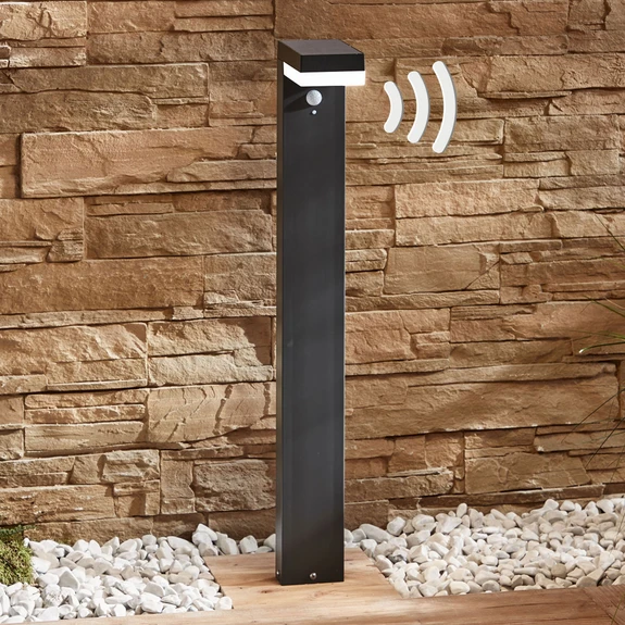 Lindby potelet LED solaire Chioma, anthracite, détecteur