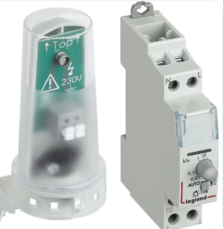 Legrand - Interrupteur crépusculaire standard avec photocellule - 230V - 412623