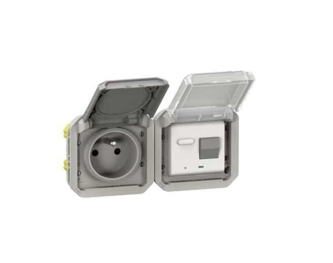 LEGRAND Prise de courant à volet et disjoncteur différentiel 30mA étanche Plexo 16A 250V IP55 2 postes enjoliveurs finition gris LEGRAND 069567L