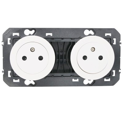 Legrand - Double prise de courant 2P+T Surface dooxie 16A précâblées finition blanc - Réf : 600332